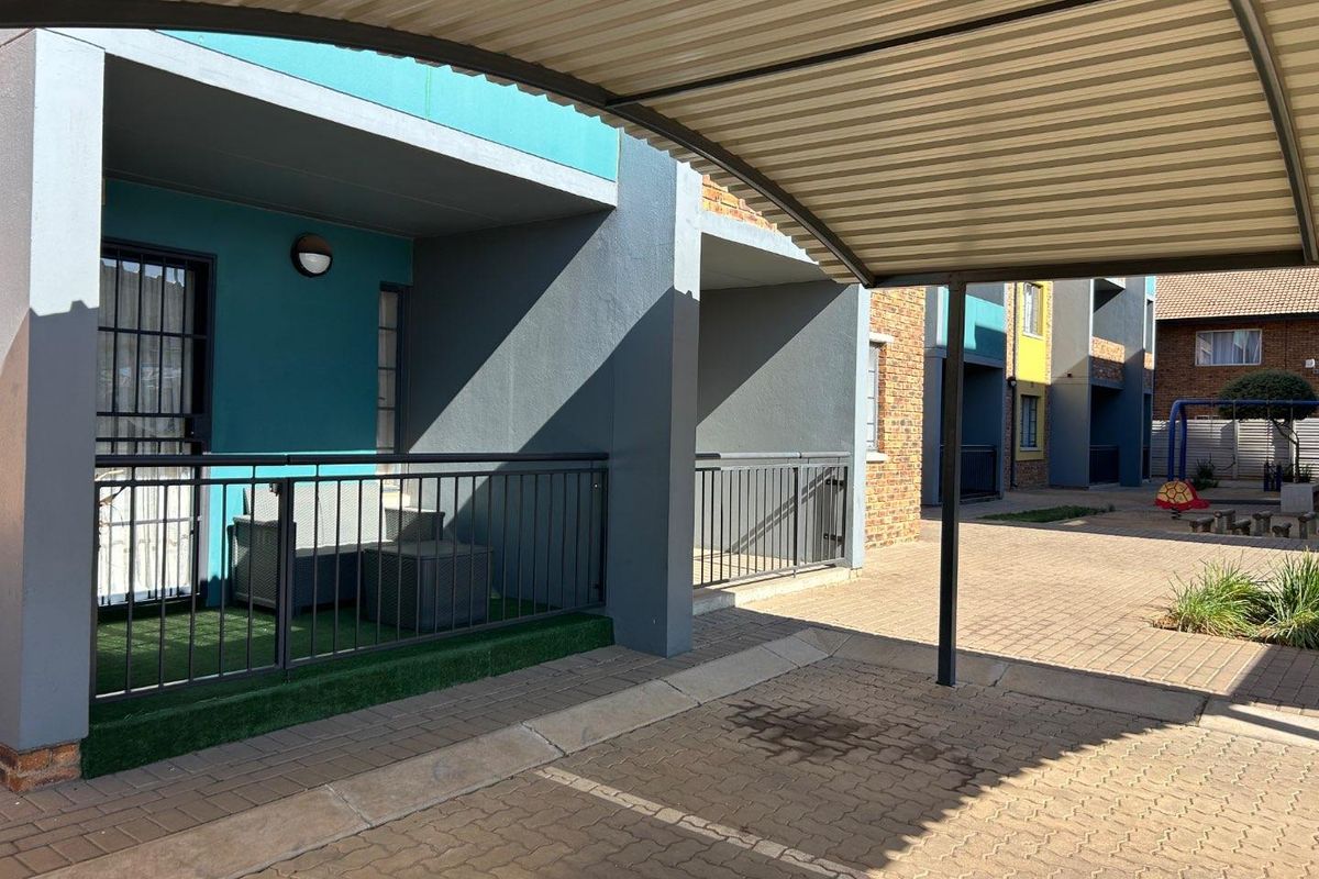 2 Bedroom Apartment in Lotus gardens - Photo 2