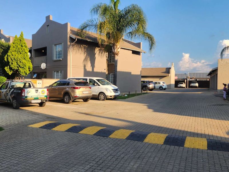 Home Sweet Home in Waterval East - Photo 2