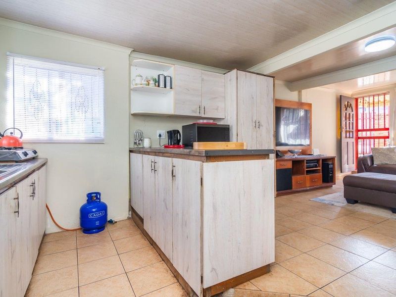 A Place to call Home - Photo 5