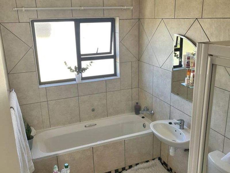 2 Bedrooms Townhouse For Sale in Rocky Crest - Photo 6