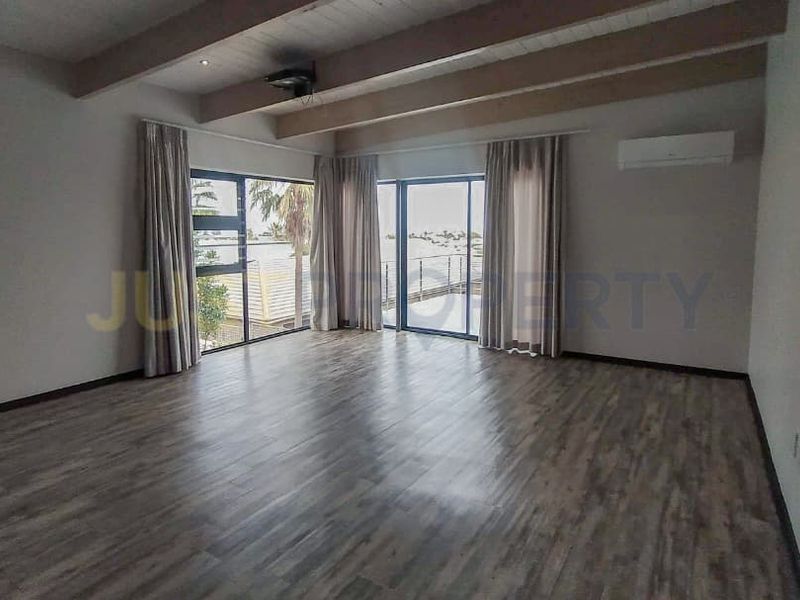 5 Bedroom Family Home - Photo 9
