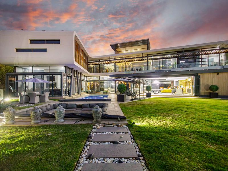 Exquisite Lakefront Luxury - Photo 5