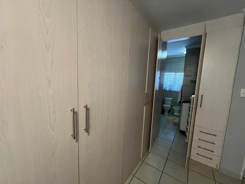 Lovely Renovated Flat – Perfect Investment Opportunity - Photo 9