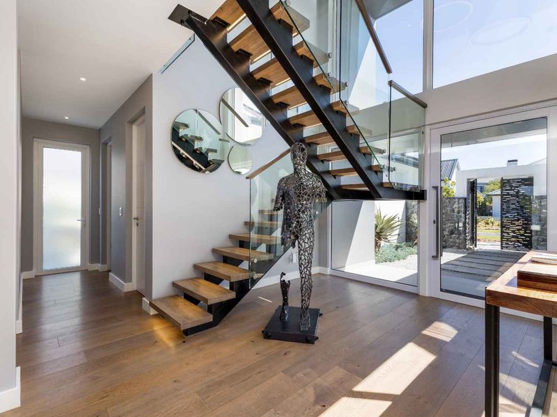 Exclusive Sole Mandate - Spacious Four-Bedroom Lakeside Home with Extended Mountain and Lake Views on Val de Vie Estate - Photo 3