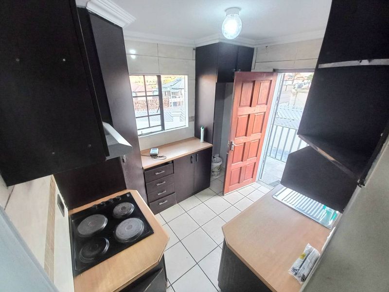 Two bedroom house for sale in Atteridgeville - Photo 10