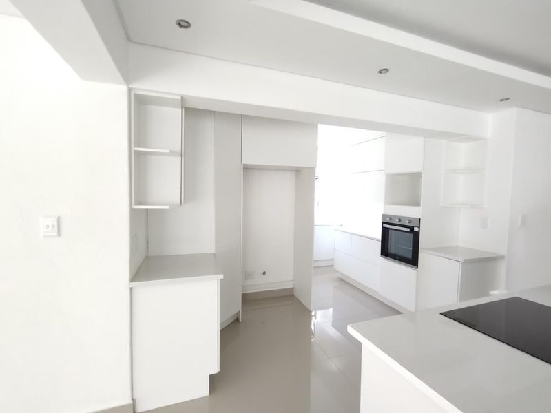 Family house with a lot of fresh air and light - Photo 2