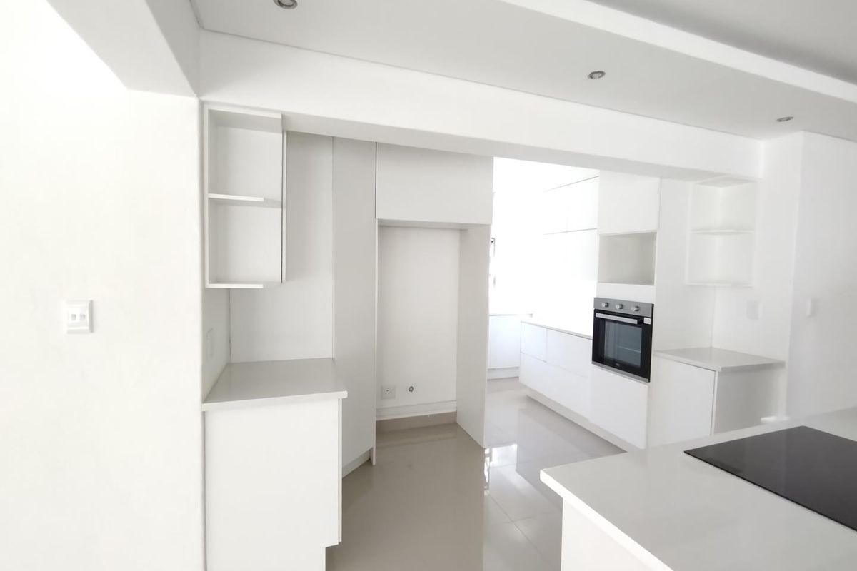 Family house with a lot of fresh air and light - Photo 2