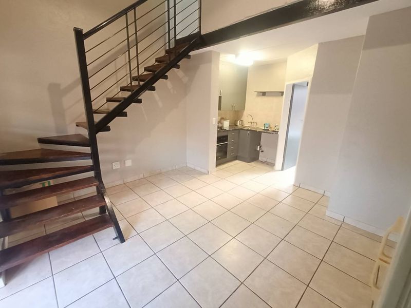 BEAUTIFUL DUPLEX FOR SALE IN SECURE COMPLEX IN ROOIHUISKRAAL NORTH!!!! - Photo 2