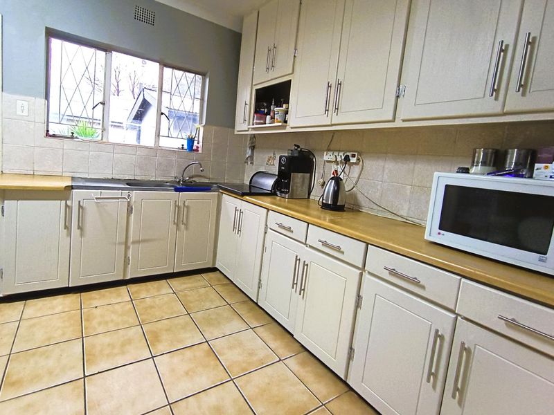 Well-Loved Family Home with Space for Everyone - Photo 8