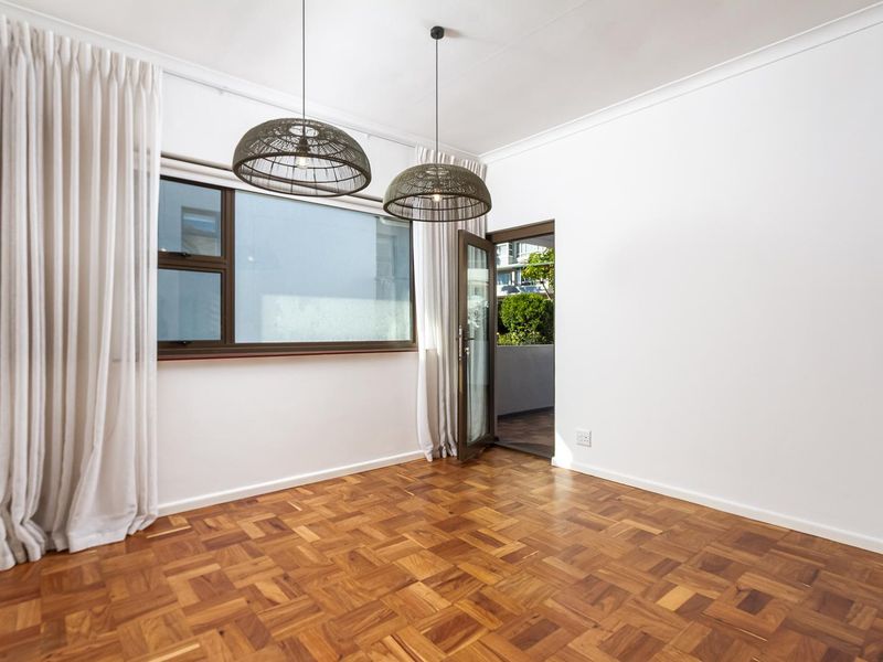 Modern Apartment In Sea Point - Photo 6