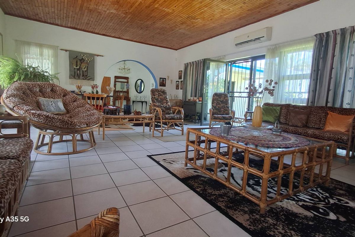 Live, Farm, Entertain: Exclusive 8.5-Hectare Property - Photo 4