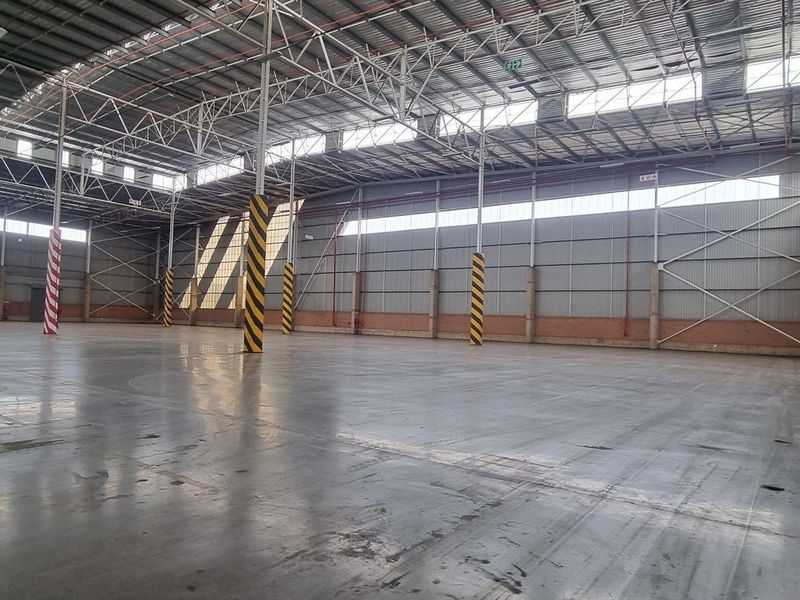 11 695m2 R21 Olifantsfontein Warehouse To Let - Photo 3