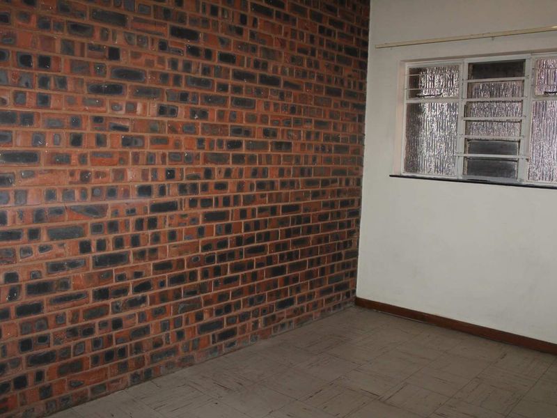 2.5-Bedroom Apartment to Rent in Pretoria Gardens- Suiderland Building - Photo 9