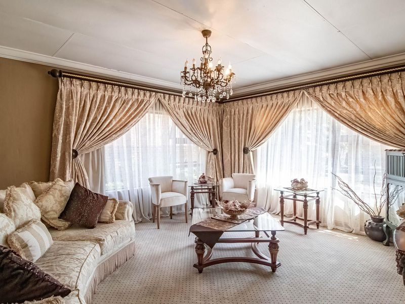 Your Dream Family Home Awaits in Lakefield Extension 21! - Photo 3