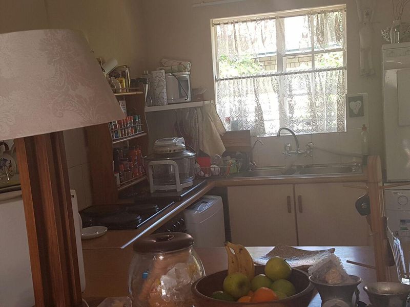 2 Bedroom simplex in Die Wilgers - Photo 3