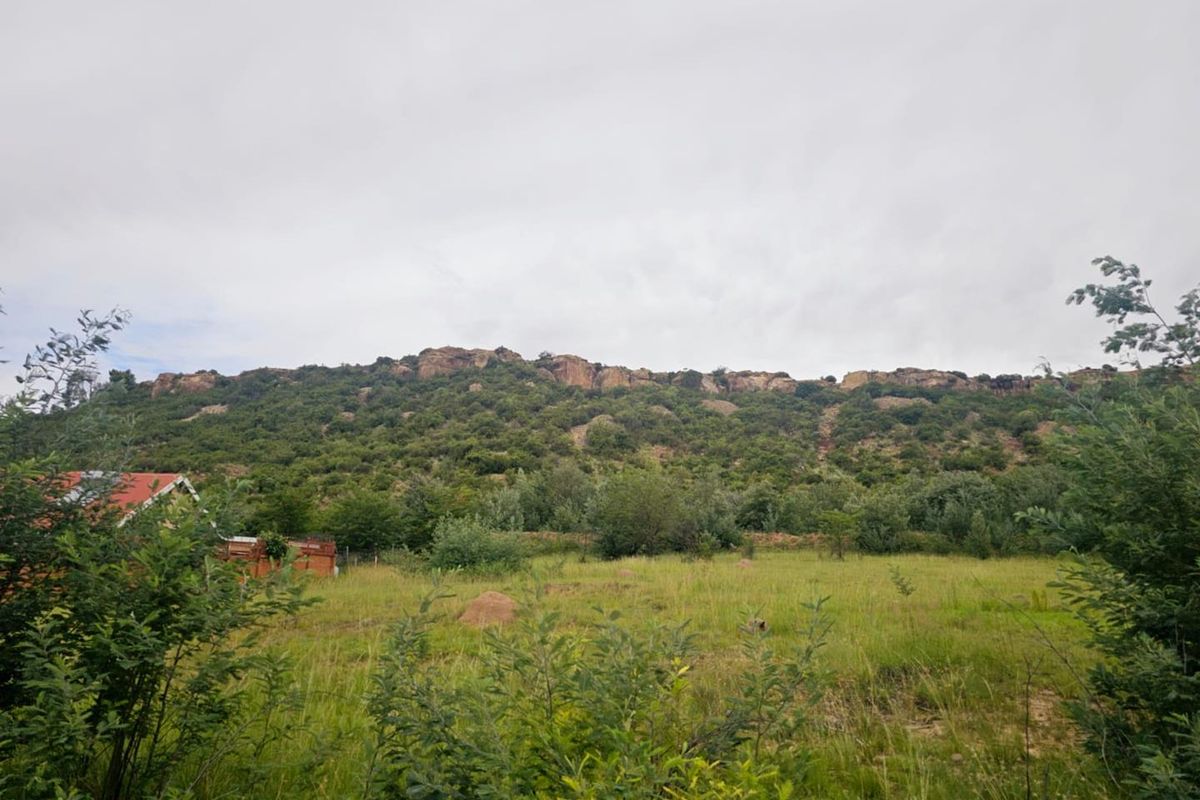 "The Perfect Blank Canvas: Create Your Mountain Haven! - Photo 3