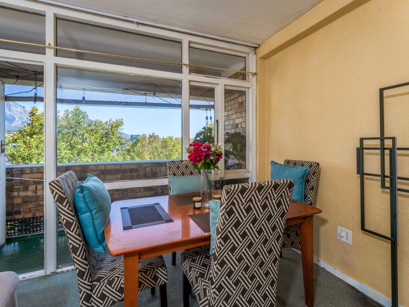 Spacious North-facing apartment with Balcony, Garage and Mountain views - Photo 3