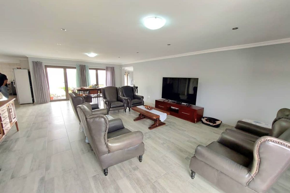 Stunning Home For Sale - Photo 3