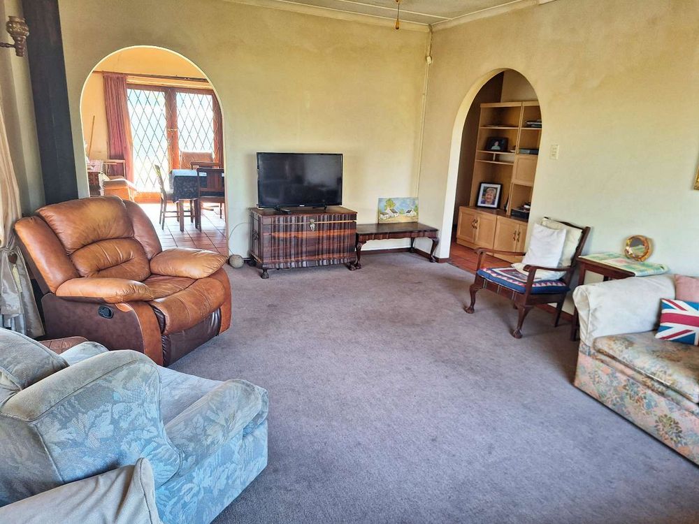 Living room to dining room and front door