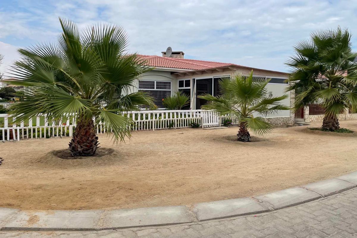 House with superior quality and finishes in exclusive and prestige security retirement complex in Ocean View, Swakopmund - Photo 2