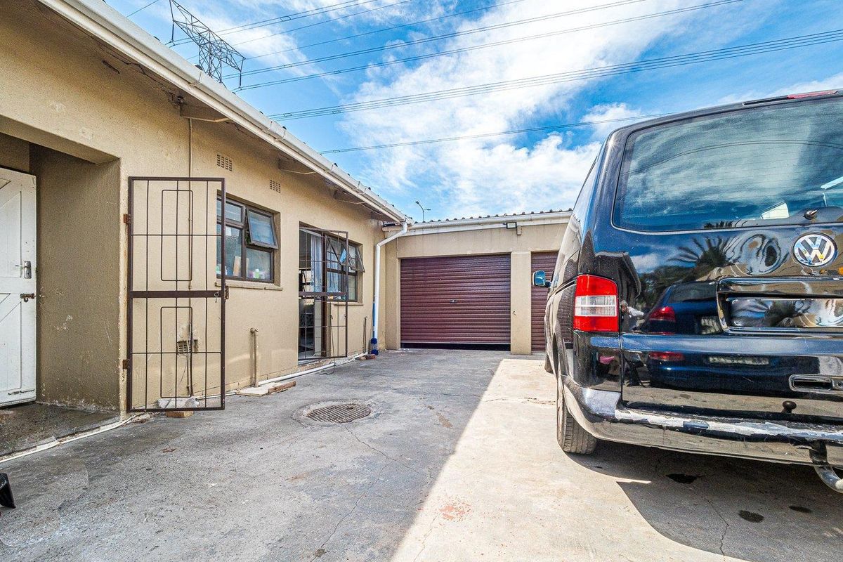 Beatiful home in Upmarket pocket of Gatesville - Photo 5