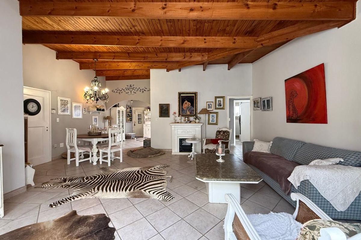 FOR SALE : EXCEPTIONAL 4 BEDROOM HOME WITH INCOME POTENTIAL- VINETA, SWAKOPMUND - Photo 3