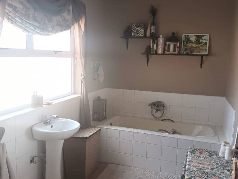 "Multi-Home Estate: Perfect for Families, Guests house, or Investment" - Photo 9