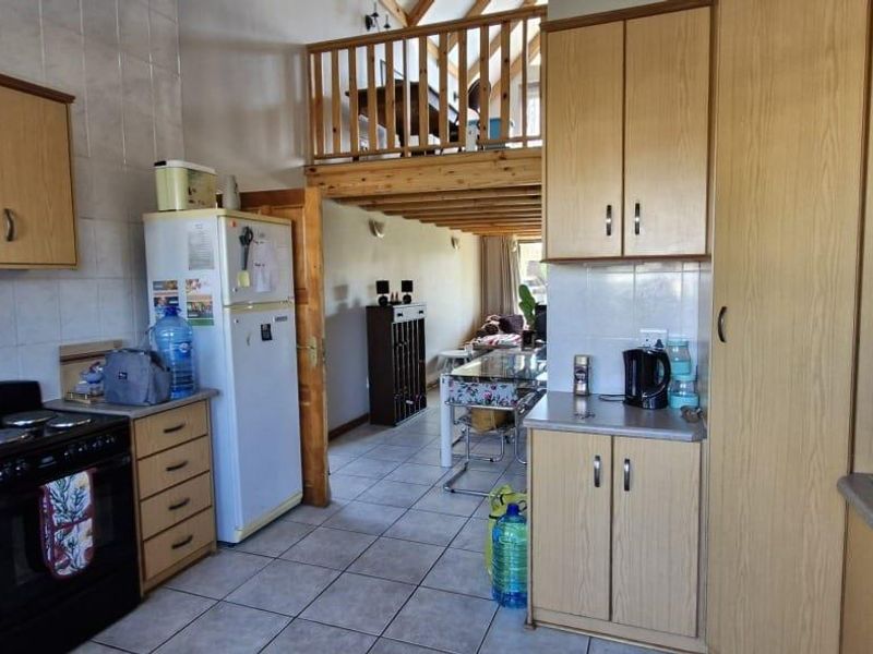 Modern 2 Bedroom Townhouse in Popular Langenhovenpark - Photo 6