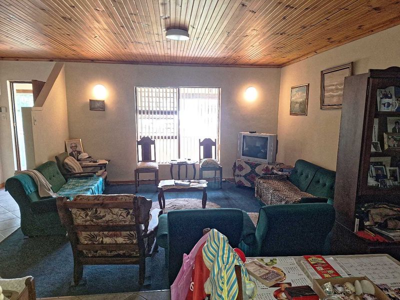 Rare find in Kleinmond Avenues - Photo 9