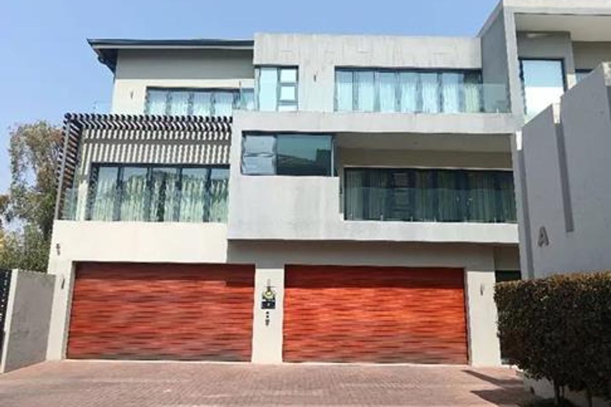 MANSION ON SALE - Photo 2