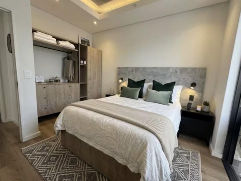 Premium Sea Point apartment | Rooftop pool + Gym - Photo 4