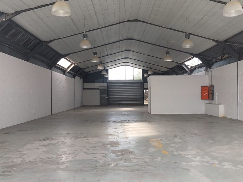 Prime Retail & Showroom Space To Let | 286–462 sqm | South Palms Centre - Photo 9