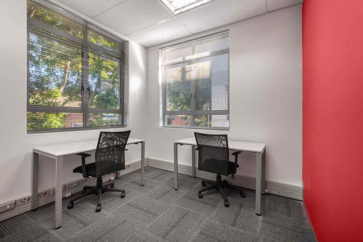 Private office space tailored to your business’ unique needs in Regus Harbour View. - Photo 3