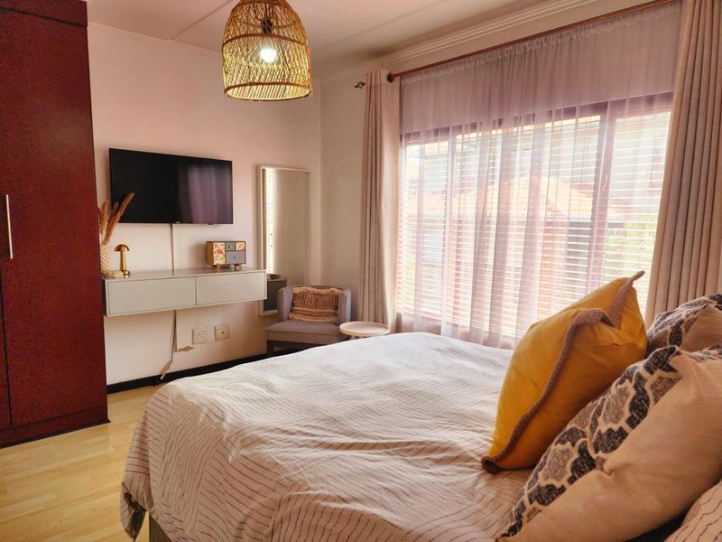 The Meridian - Photo 10