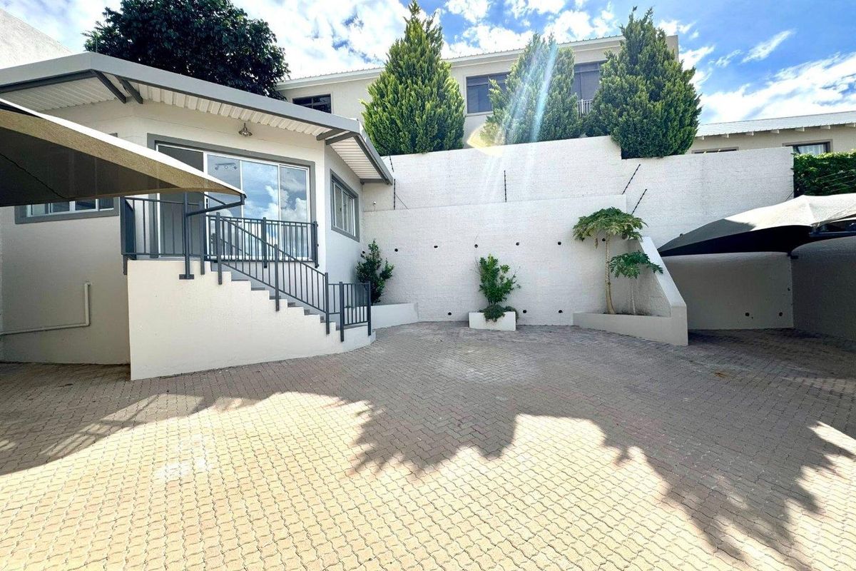 4 Bedroom House For Sale in Elisenheim - Photo 4