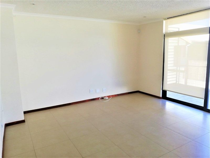 3 Level Townhouse To Let - Photo 6