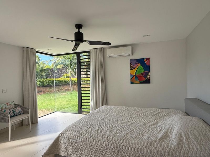 Coastal Family Living in the Heart of Péreybère - Photo 6