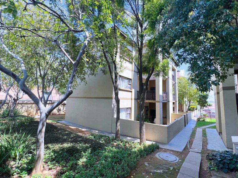 Two Bedroom apartment in LoneHill - Photo 2