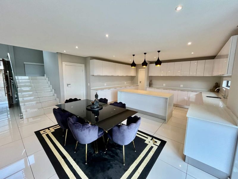 Hendra Estates - 6 Bedroom Townhouse for rental in izinga - Photo 7