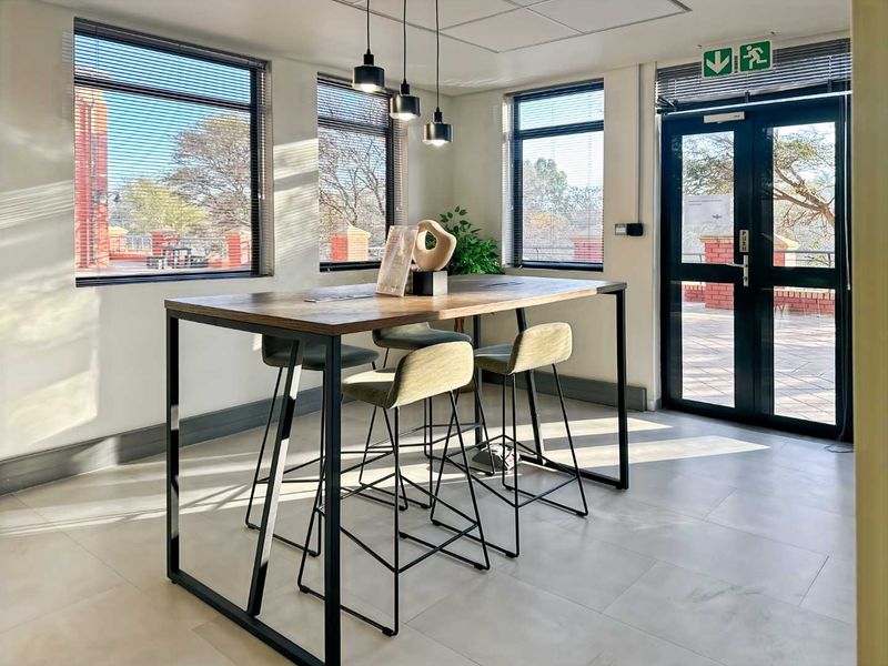 Serviced office space for 15 persons in Regus The Boardwalk - Photo 5