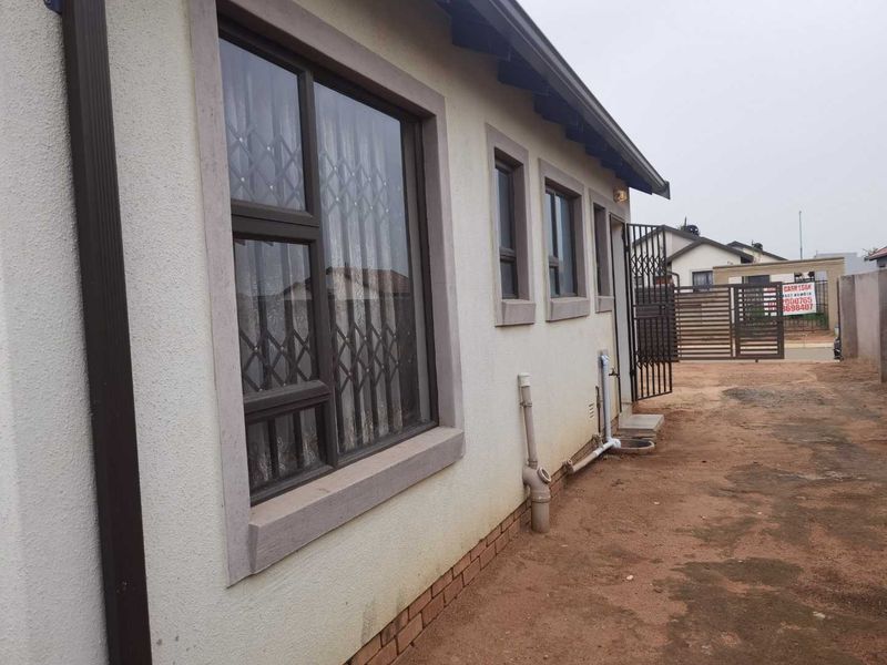 Just move in !!! - Photo 3