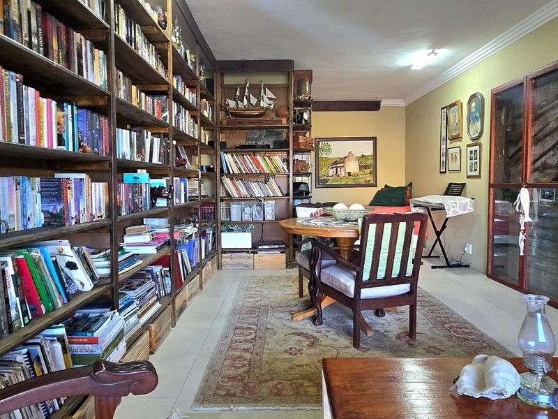 Tranquil Coastal Living with Luxury Touches and Stunning Entertainment Spaces in the Heart of Franskraal - Photo 9