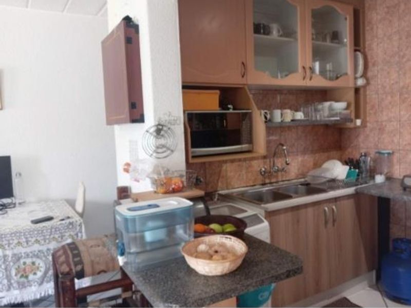 3-Bedroom Ground Unit In Secure Complex - Photo 8