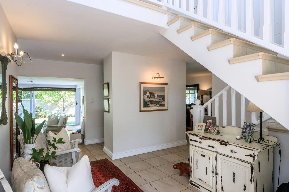 Charming Family Home in a Thriving Village Community - Photo 3