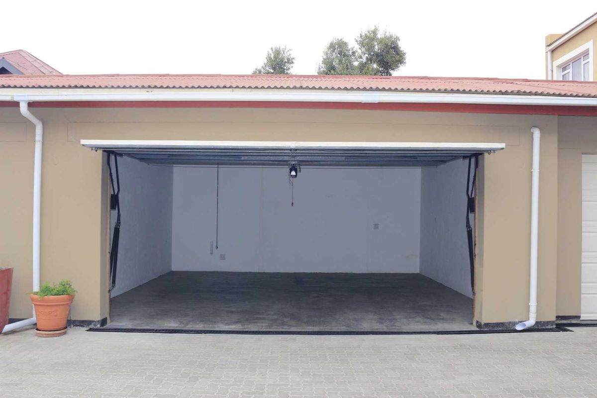 Swakopmund | Central 2 Bedroom apartment - Photo 3