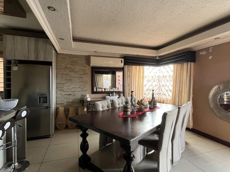 🏡✨ STUNNING FAMILY HOME FOR SALE IN CIMBEBASIA - Photo 4