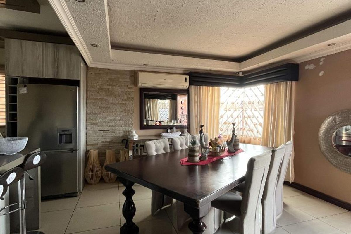 🏡✨ STUNNING FAMILY HOME FOR SALE IN CIMBEBASIA - Photo 4