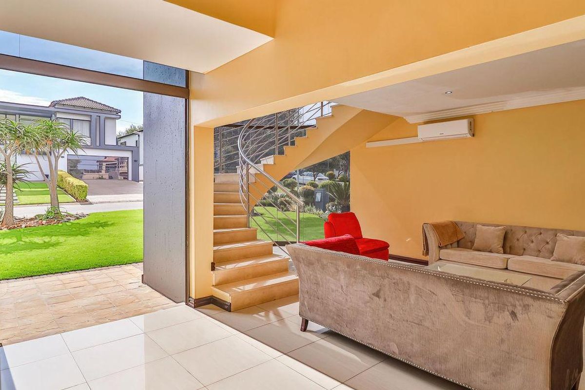 Grand 5 Bedroom Home in Aspen Hills Nature Estate - Photo 4