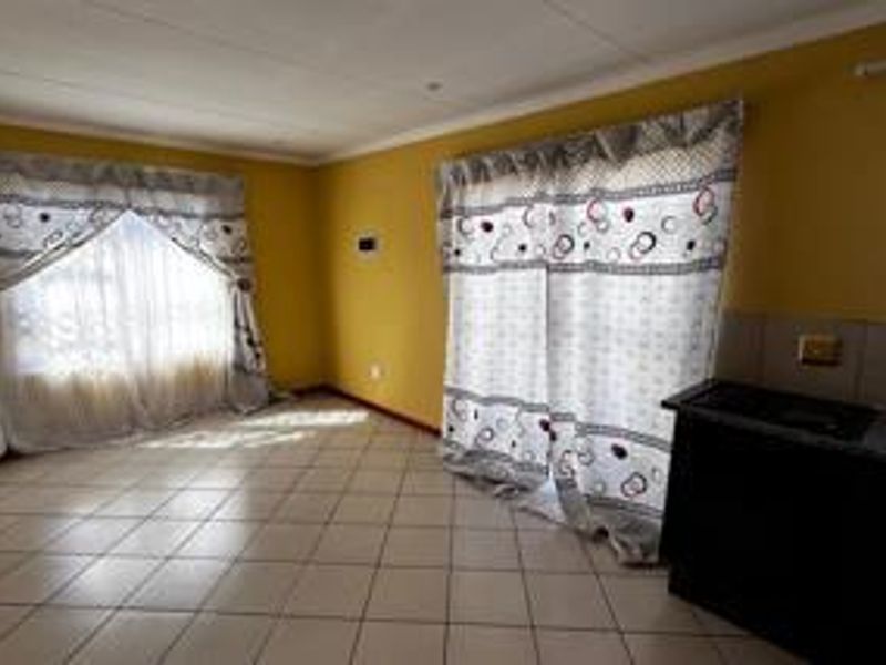 3 Bedroom House For Sale in Vanderbijlpark CE3 - Photo 7