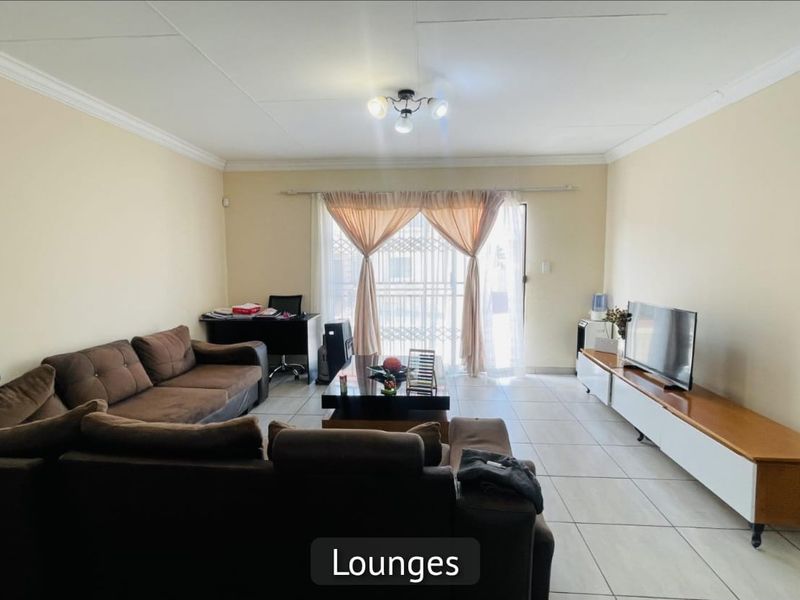 3 Bedroom House for Sale in Amandasig, Pretoria - Photo 7